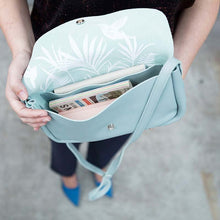 Afbeelding in Gallery-weergave laden, Humming along bag dusty green