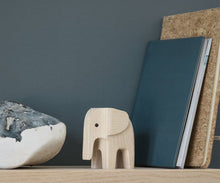 Afbeelding in Gallery-weergave laden, Baby elephant natural wood
