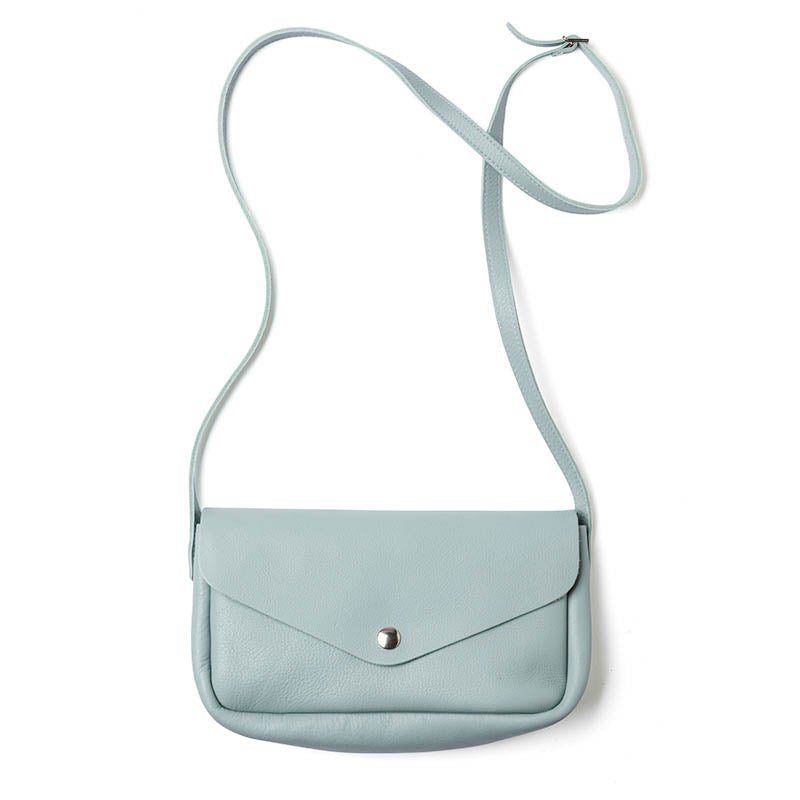 Humming along bag dusty green