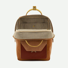 Afbeelding in Gallery-weergave laden, Sticky sis backpack (orange)
