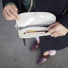 Afbeelding in Gallery-weergave laden, Cat chase bag (cement)
