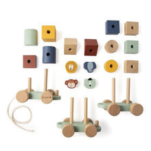 Afbeelding in Gallery-weergave laden, Wooden animal train
